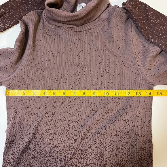 Athleta Flurry Blizzard Gradient Turtleneck Sweater Top Purple Size Small Ribbed - Picture 9 of 10